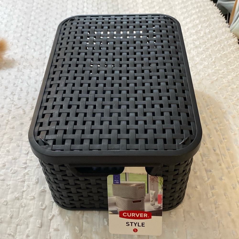 NWT Curver Style Dark Grey Small Lidded Bin - Picture 2 of 8